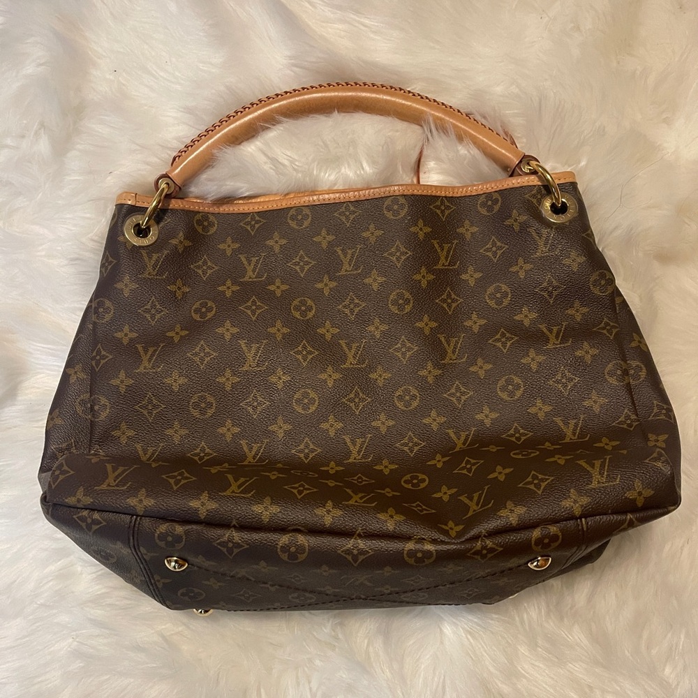 Woman’s Bag - Picture 1 of 15